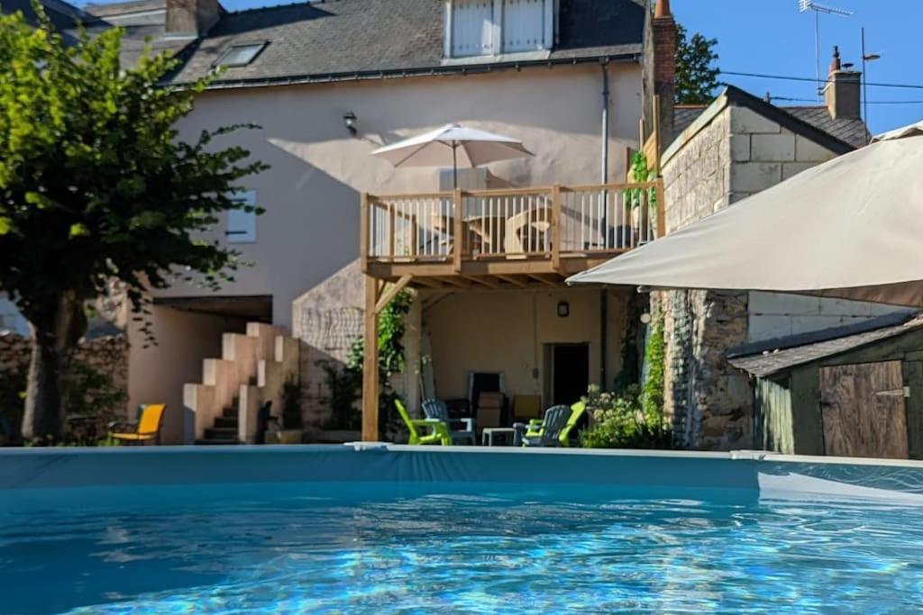 Logis Des Fees, Spa, Piscine Et Jardin Baugé Exteriör bild